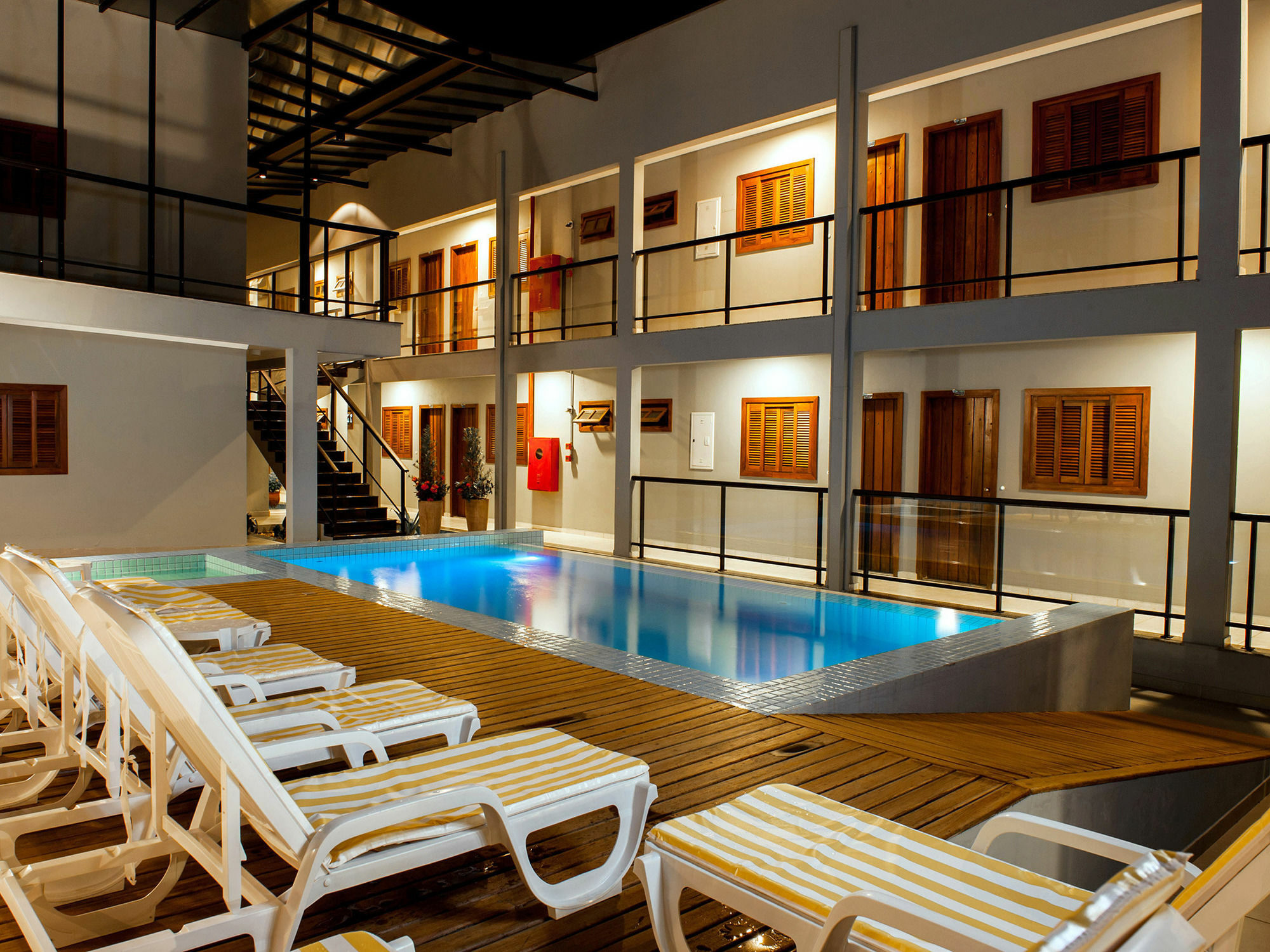 Clh Suites Bonito Centro מראה חיצוני תמונה